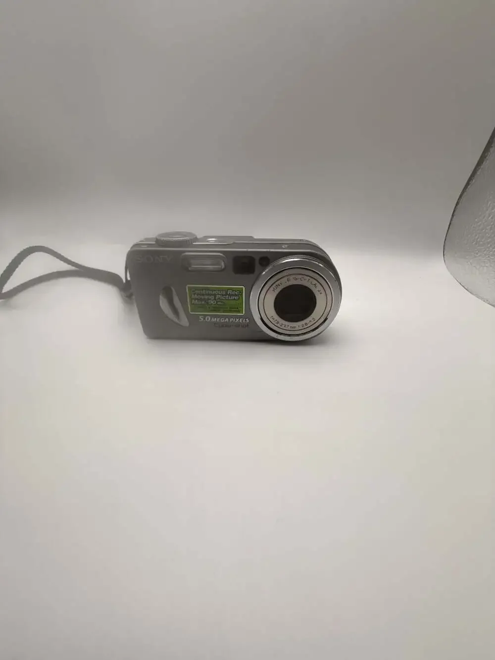 Sony Cyber-shot DSC-P10 5.0 Megapixel Digital Camera